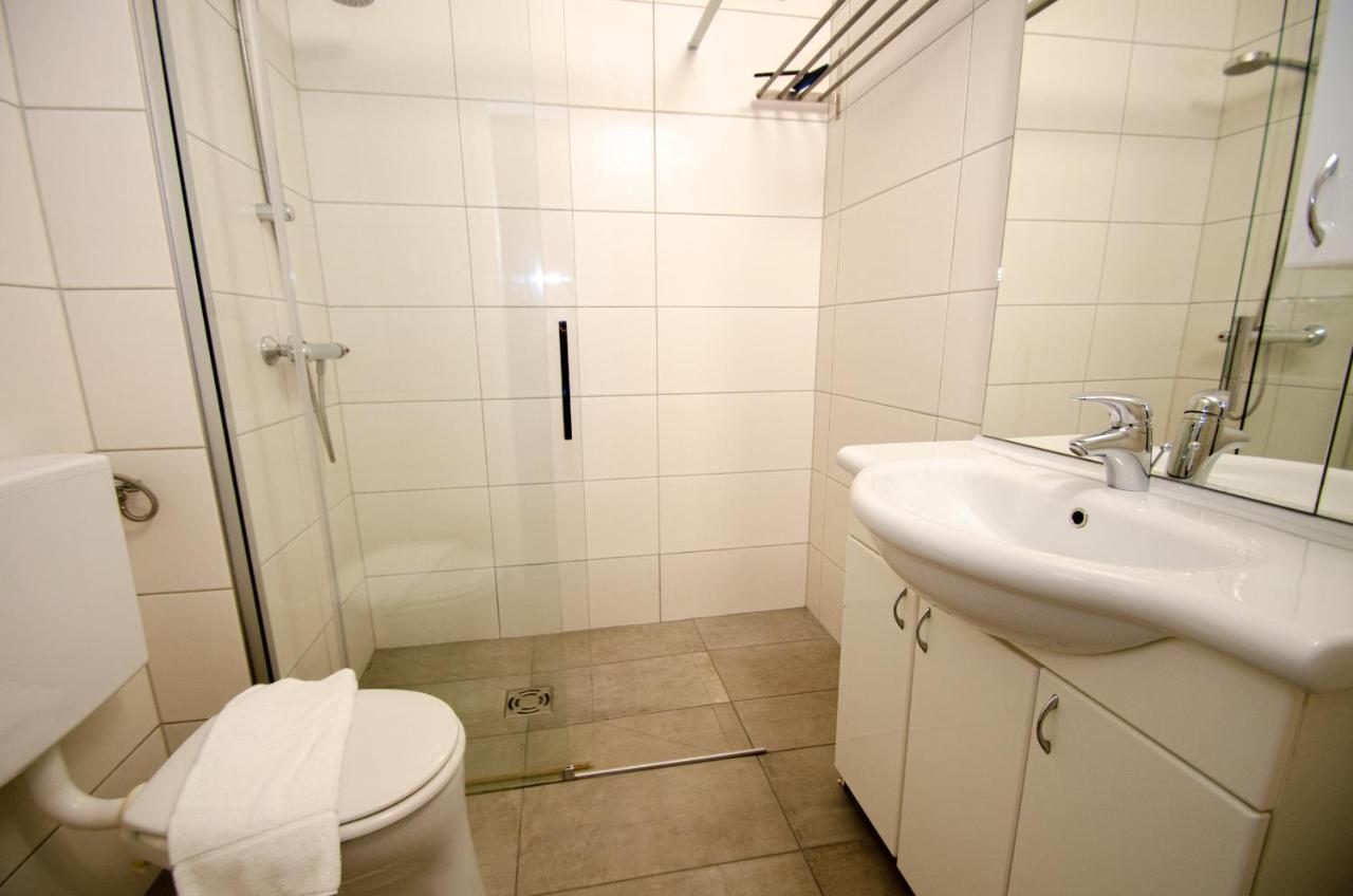 Low Budget Apartment Kitz 10 Kaprun Bagian luar foto