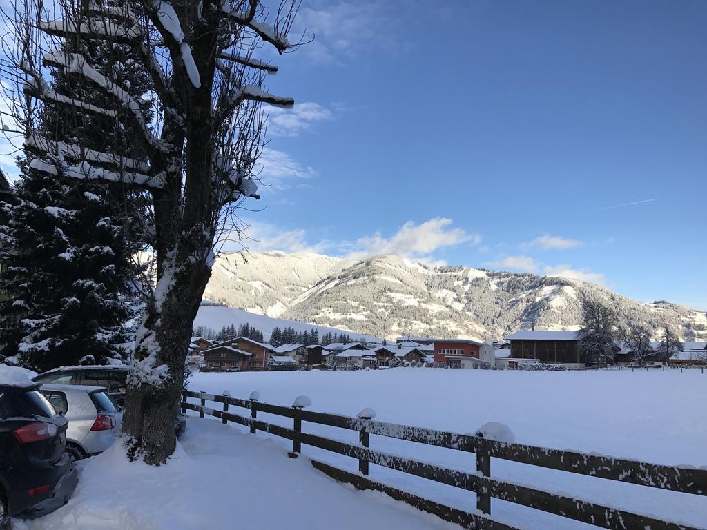 Low Budget Apartment Kitz 10 Kaprun Bagian luar foto
