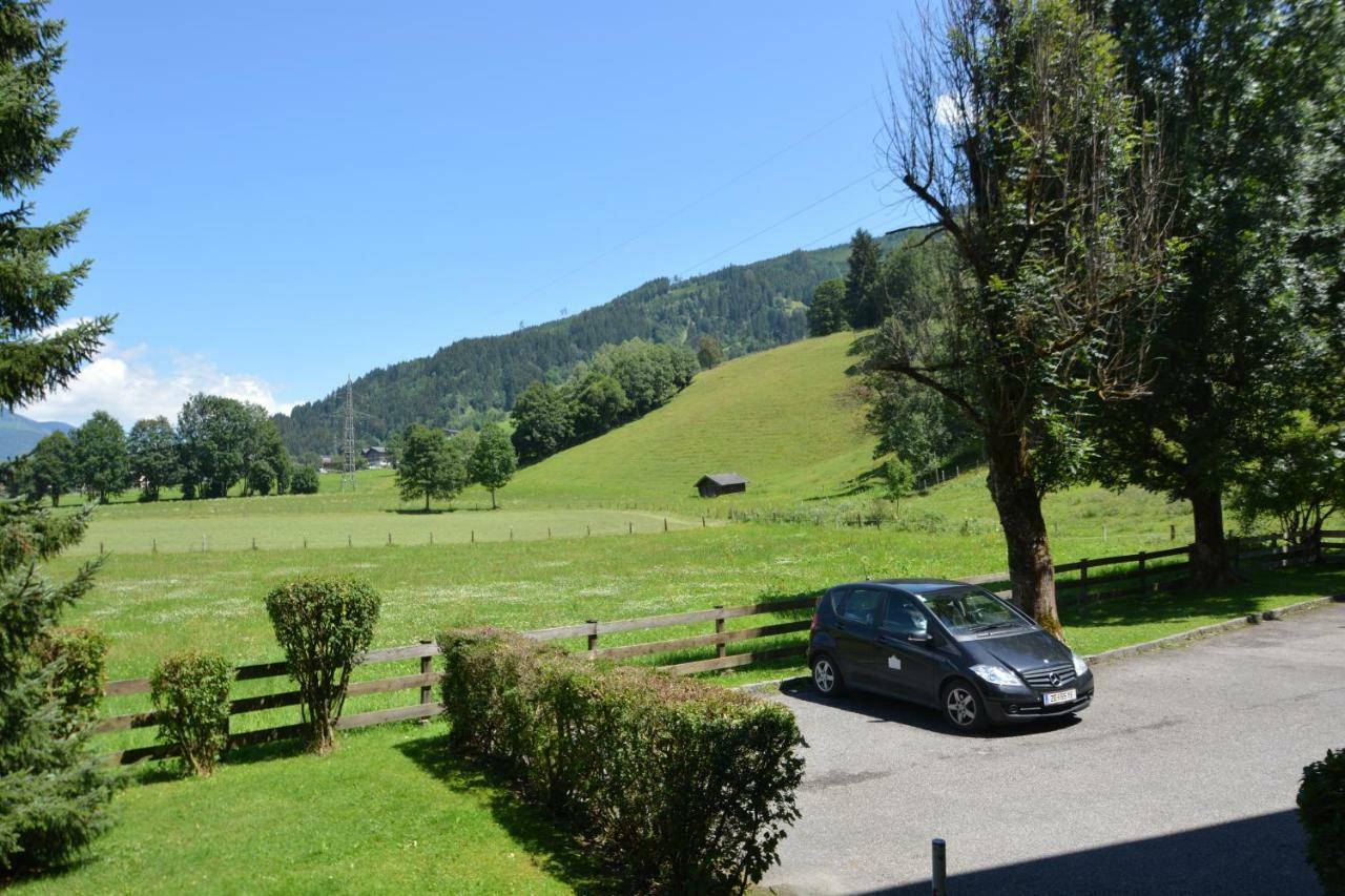 Low Budget Apartment Kitz 10 Kaprun Bagian luar foto